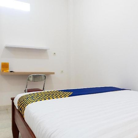 สปอต ออน 2063 เบทาเนีย เรสซิเดนซ์ Hotel กูปัง ภายนอก รูปภาพ