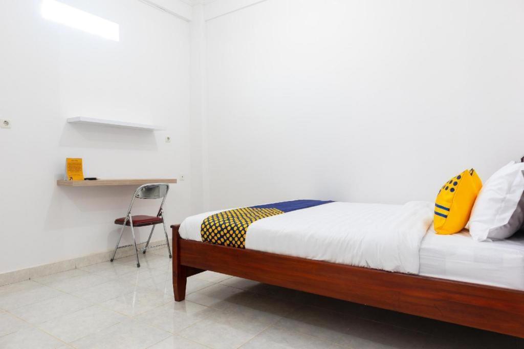 สปอต ออน 2063 เบทาเนีย เรสซิเดนซ์ Hotel กูปัง ภายนอก รูปภาพ