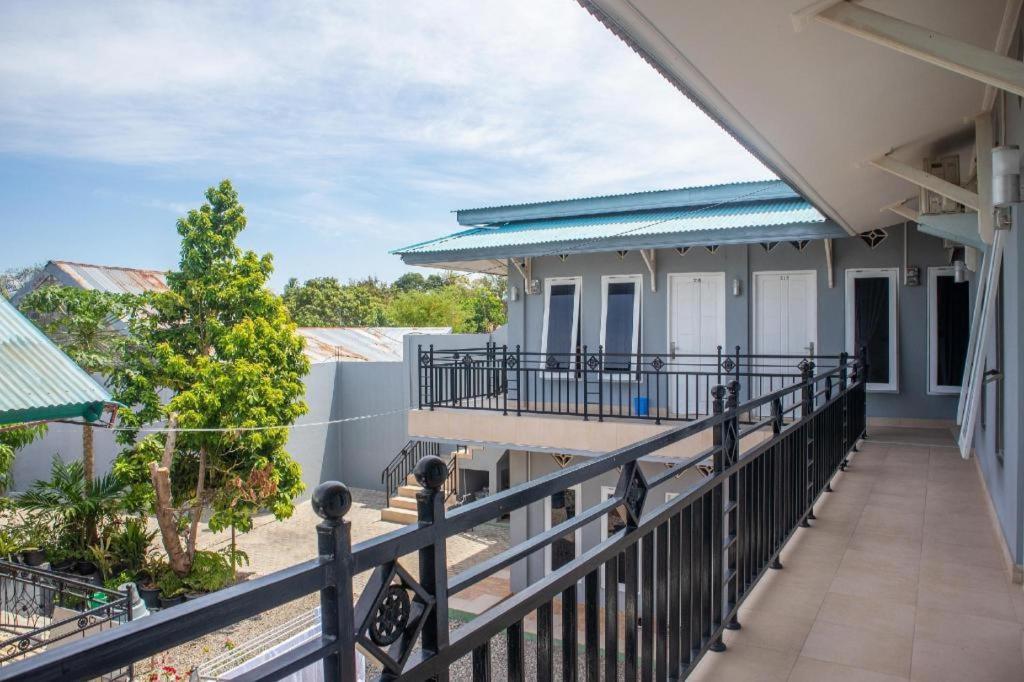 สปอต ออน 2063 เบทาเนีย เรสซิเดนซ์ Hotel กูปัง ภายนอก รูปภาพ