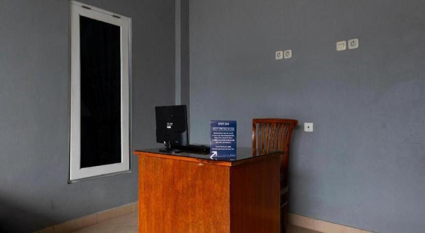 สปอต ออน 2063 เบทาเนีย เรสซิเดนซ์ Hotel กูปัง ภายนอก รูปภาพ