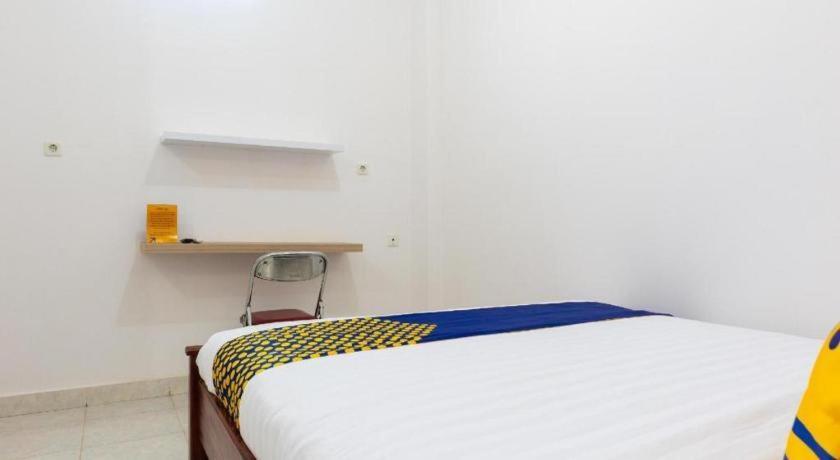 สปอต ออน 2063 เบทาเนีย เรสซิเดนซ์ Hotel กูปัง ภายนอก รูปภาพ