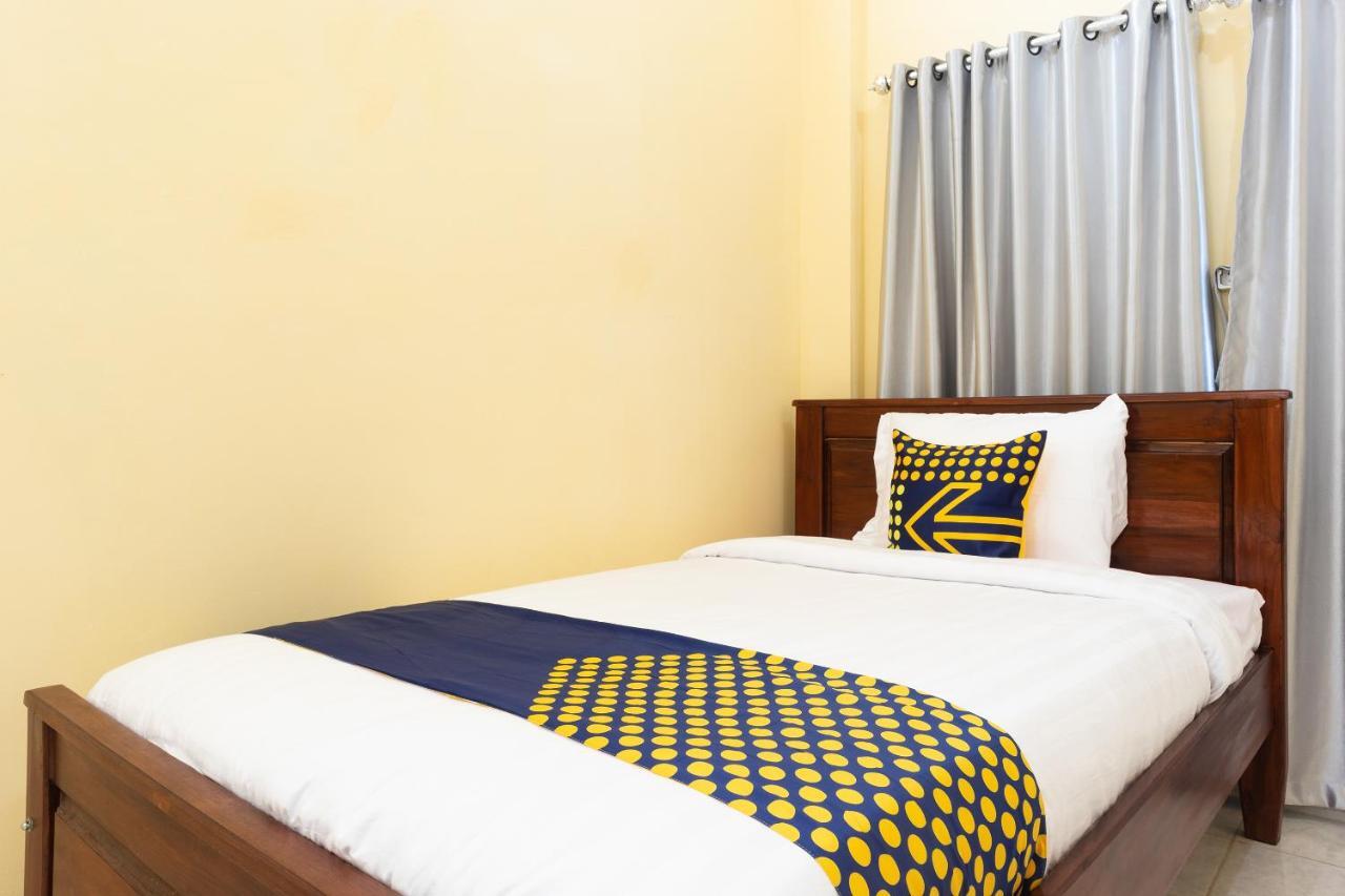 สปอต ออน 2063 เบทาเนีย เรสซิเดนซ์ Hotel กูปัง ภายนอก รูปภาพ