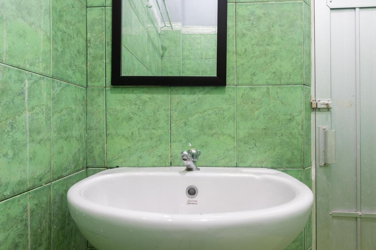 สปอต ออน 2063 เบทาเนีย เรสซิเดนซ์ Hotel กูปัง ภายนอก รูปภาพ