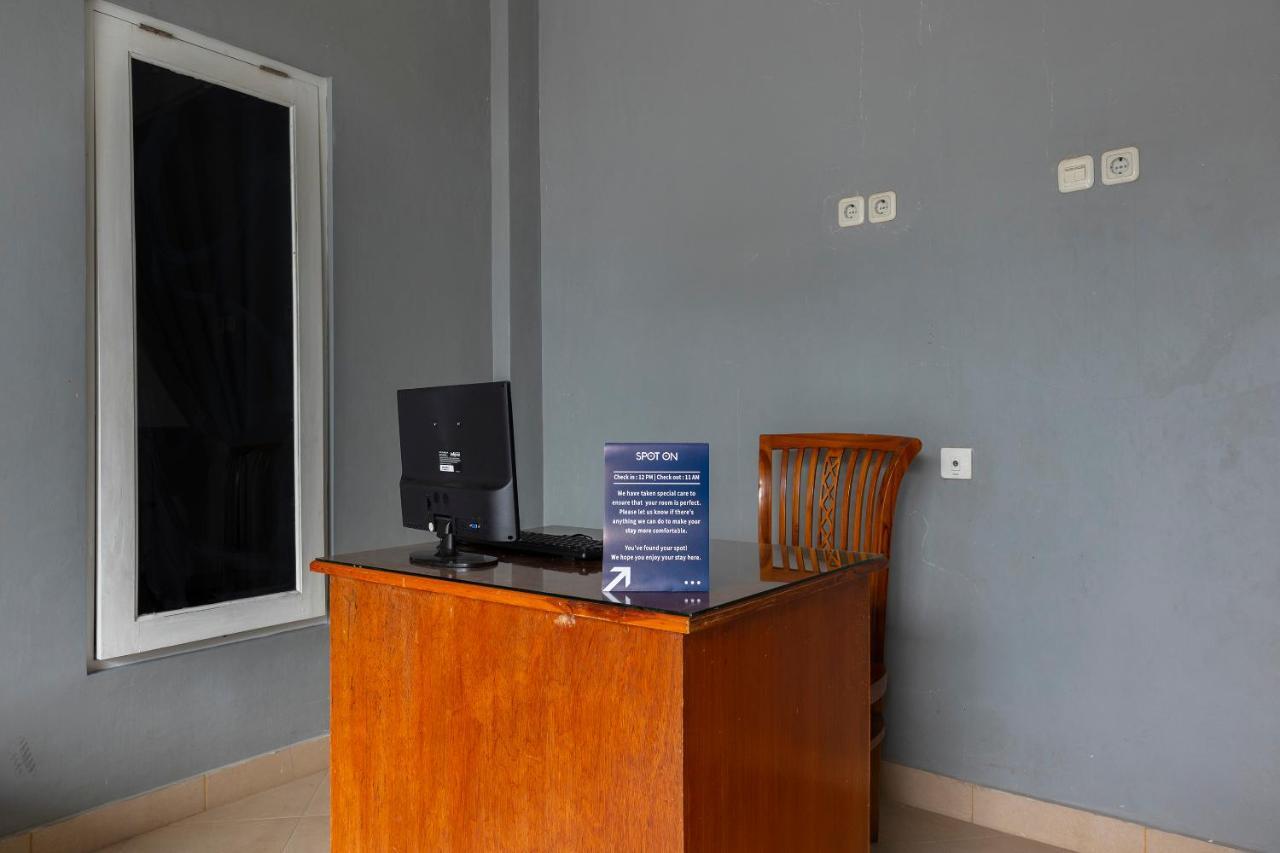 สปอต ออน 2063 เบทาเนีย เรสซิเดนซ์ Hotel กูปัง ภายนอก รูปภาพ