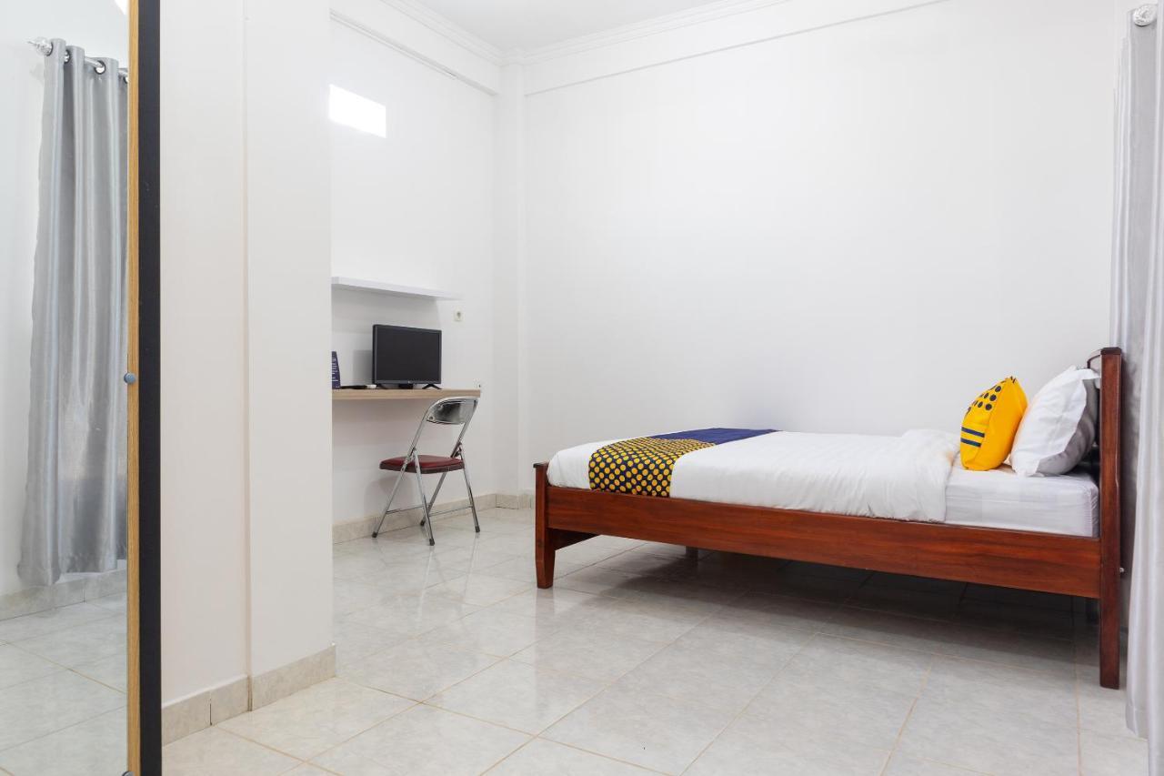 สปอต ออน 2063 เบทาเนีย เรสซิเดนซ์ Hotel กูปัง ภายนอก รูปภาพ