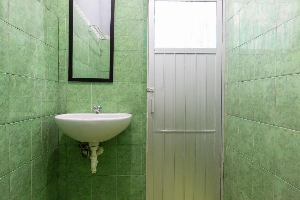 สปอต ออน 2063 เบทาเนีย เรสซิเดนซ์ Hotel กูปัง ภายนอก รูปภาพ